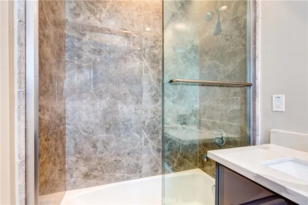 $5,500 | 2068 Maple Avenue, Unit C, Costa Mesa, CA 92627