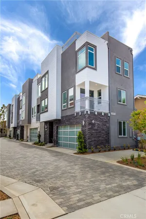 $5,500 | 2068 Maple Avenue, Unit C, Costa Mesa, CA 92627