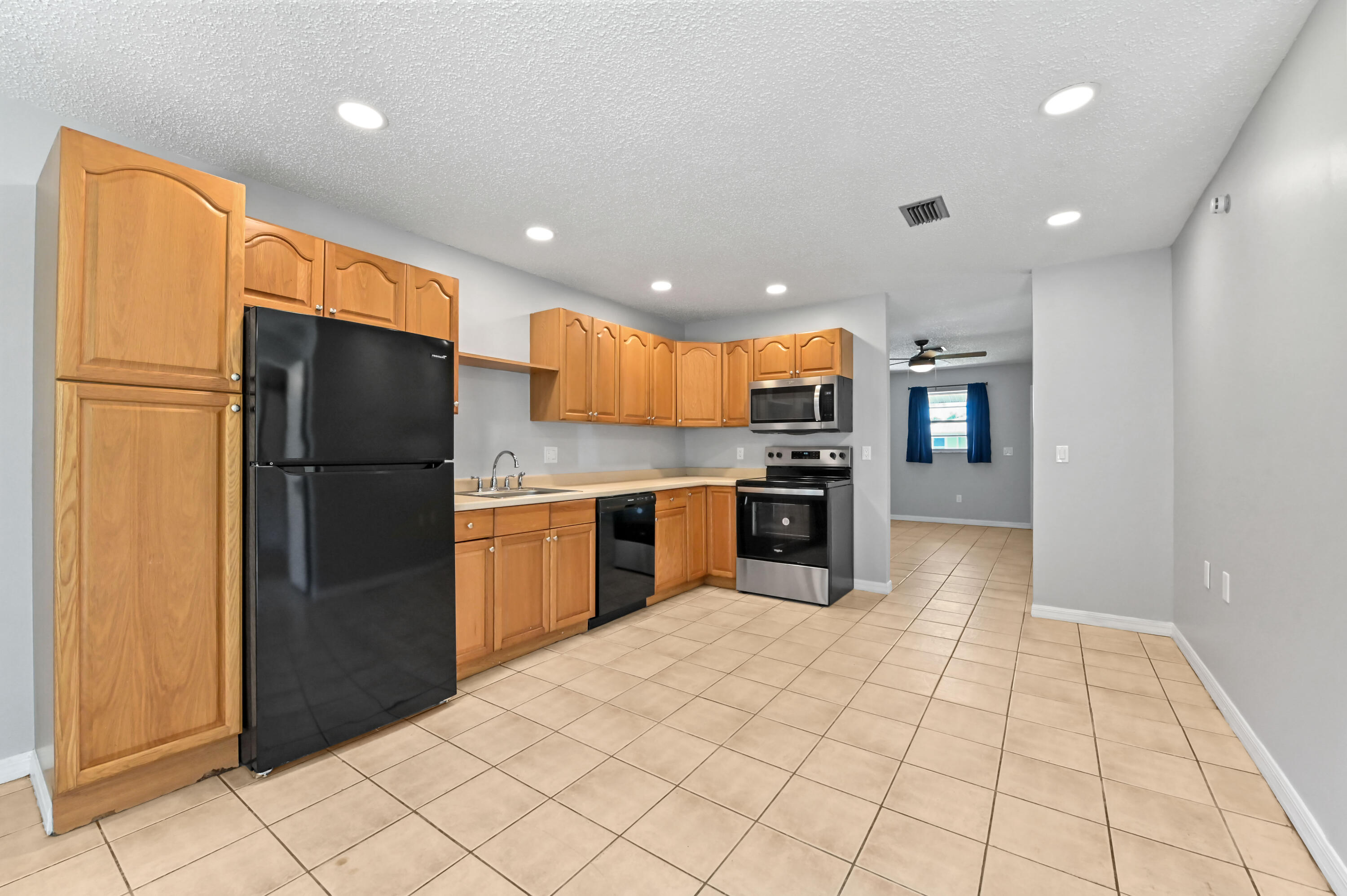 4548-4550 Southeast Salvatori Road Stuart, FL 34997 - Photo 24 of 41 06 Kitchen 02
