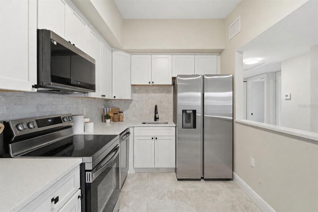 2139 West Gore Street Orlando, FL 32805 - Photo 3 of 26