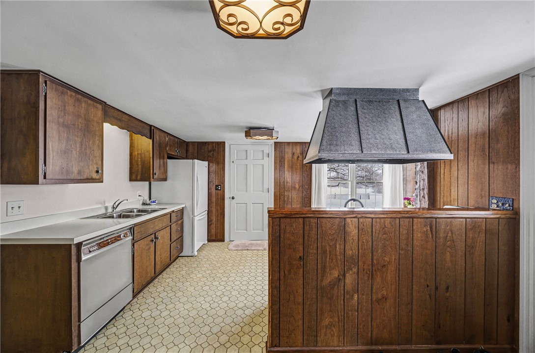 1831 Manitou Road Parma, NY 14559 - Photo 16 of 49