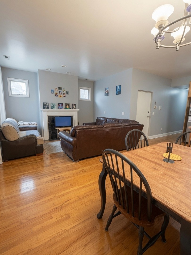 1133 West Taylor Street, Unit 3 Chicago, IL 60607 - Photo 4 of 13