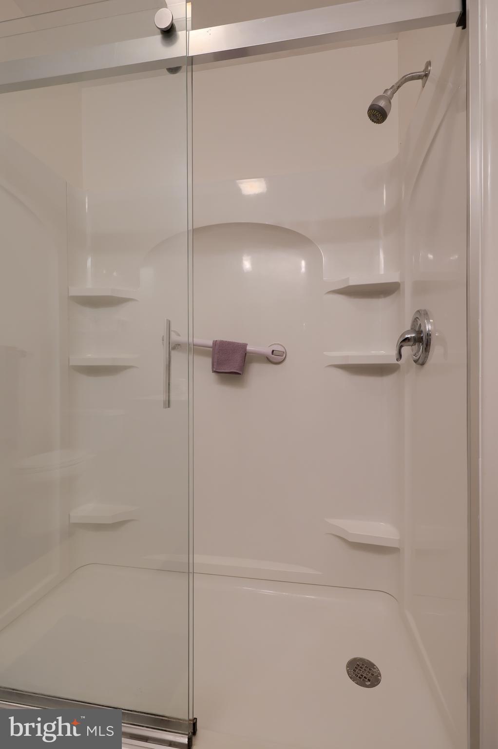 1800 Wexford Road Palmyra, PA 17078 - Photo 30 of 36 Shower with sliding glass door (first floor)
