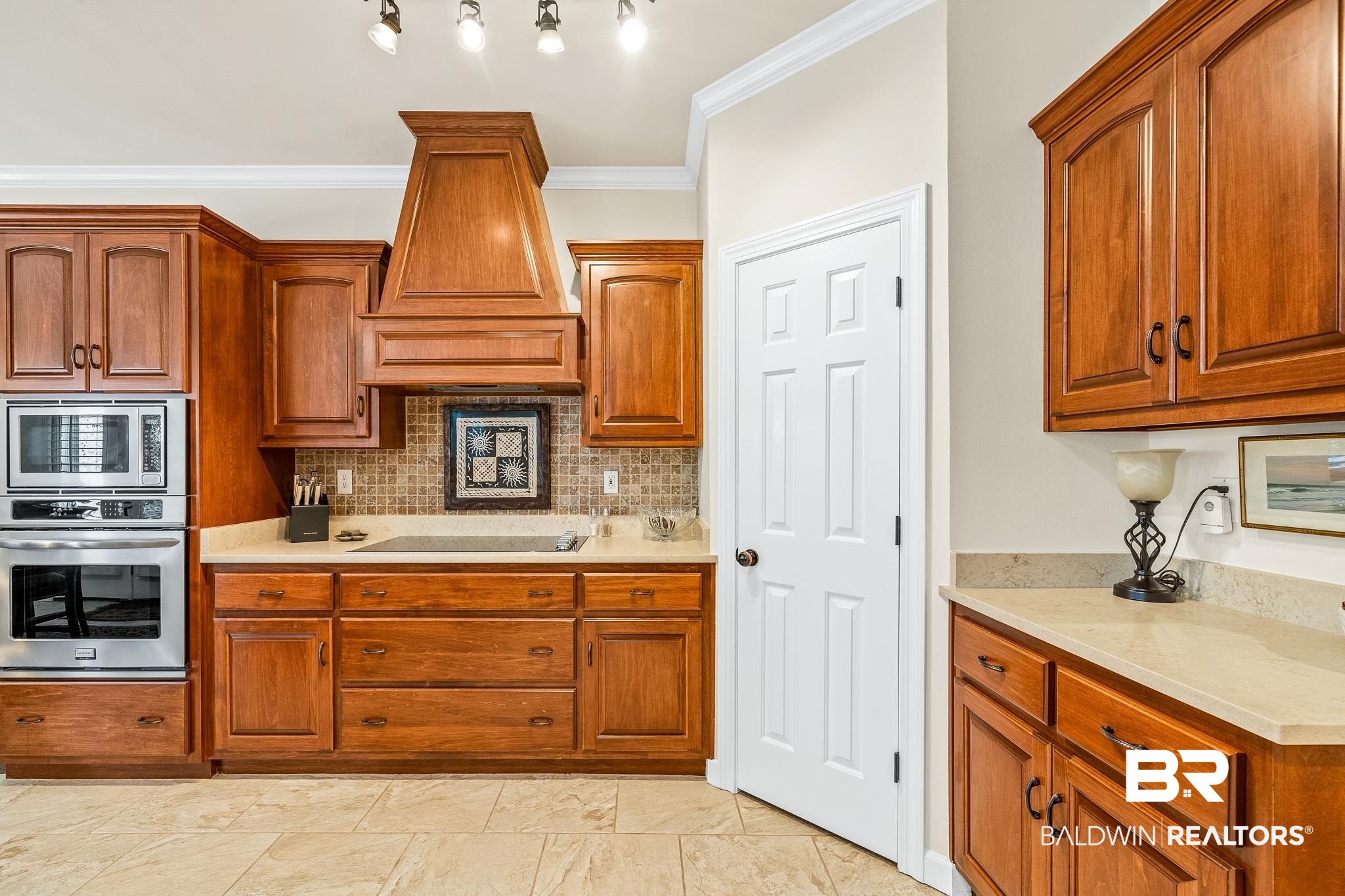 9305 Aspen Circle Daphne, AL 36527 - Photo 18 of 50 (Cabinets are darker than photos show)