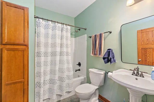 $346,500 | 1151 Fox Hollow Court, DeKalb, IL 60115