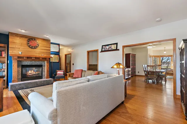 $346,500 | 1151 Fox Hollow Court, DeKalb, IL 60115