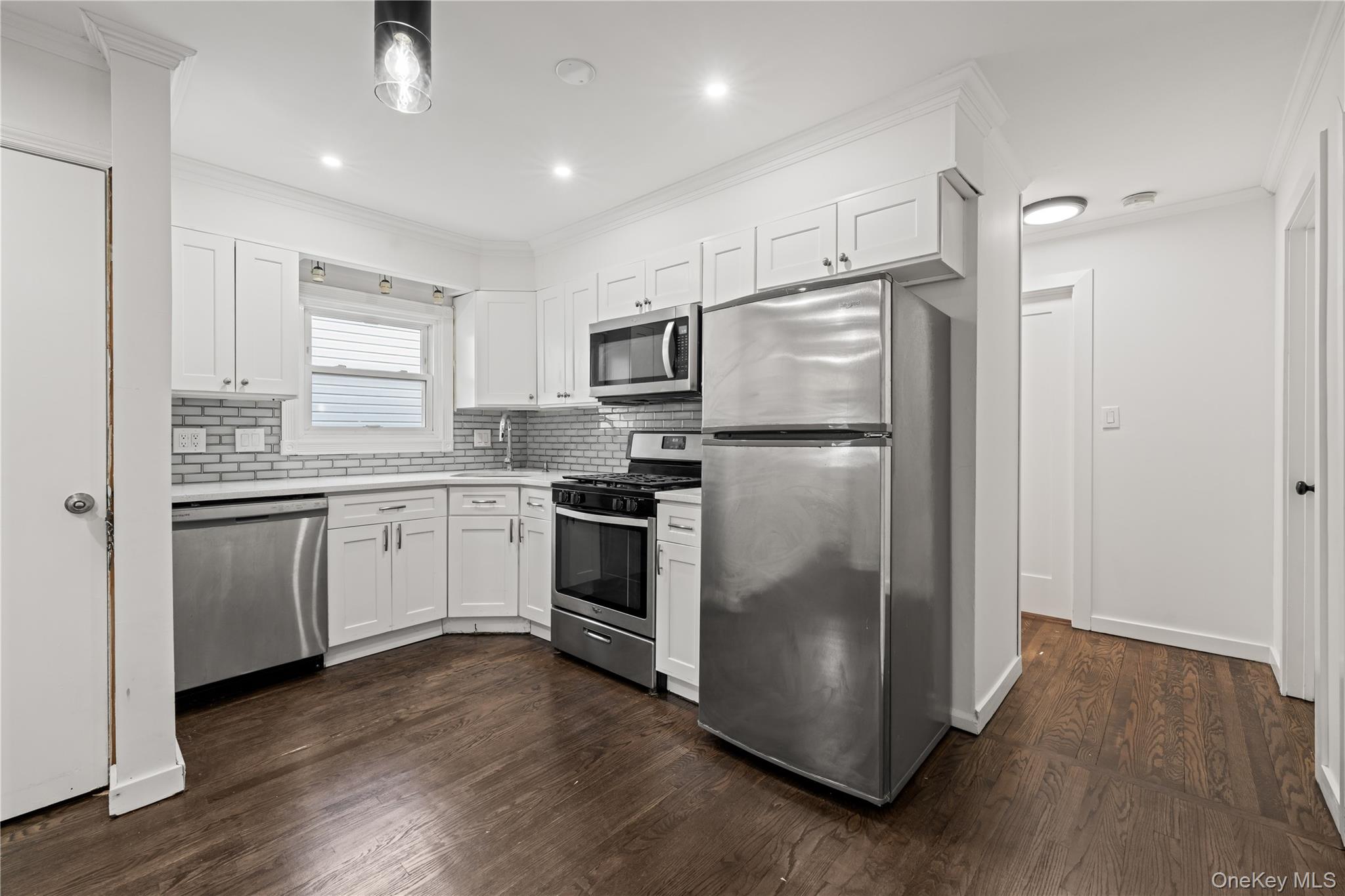 259-08 147th Road Queens, NY 11422 - Photo 7 of 17 Gallery Image 7