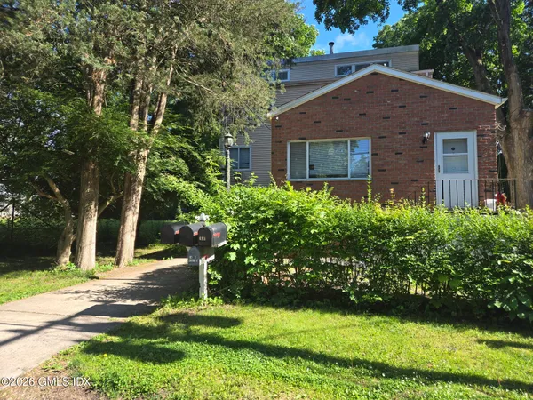 $2,950 | 493 Den Lane, Unit 1, Greenwich, CT 06831