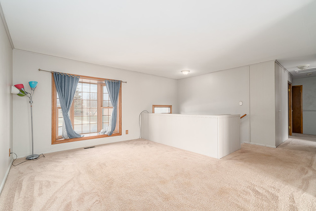 501 South Oltendorf Road Streamwood, IL 60107 - Photo 2 of 23