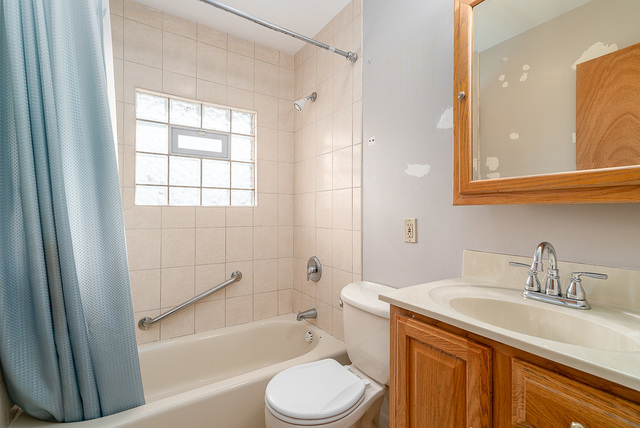 501 South Oltendorf Road Streamwood, IL 60107 - Photo 8 of 23
