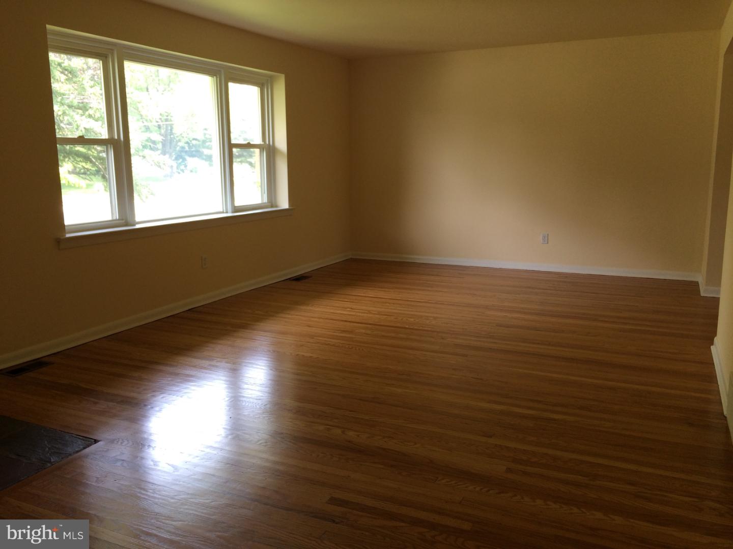 1261 Hoffman Road Ambler, PA 19002 - Photo 3 of 25 Gallery Image 3