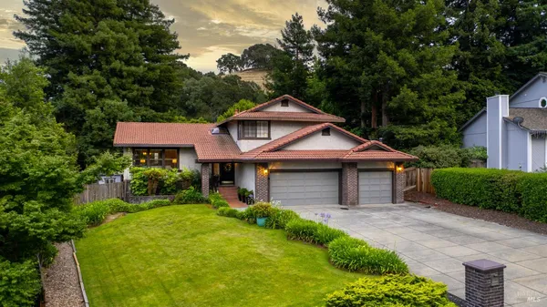 $1,485,000 | 1108 East Sunnyslope Road, Petaluma, CA 94952