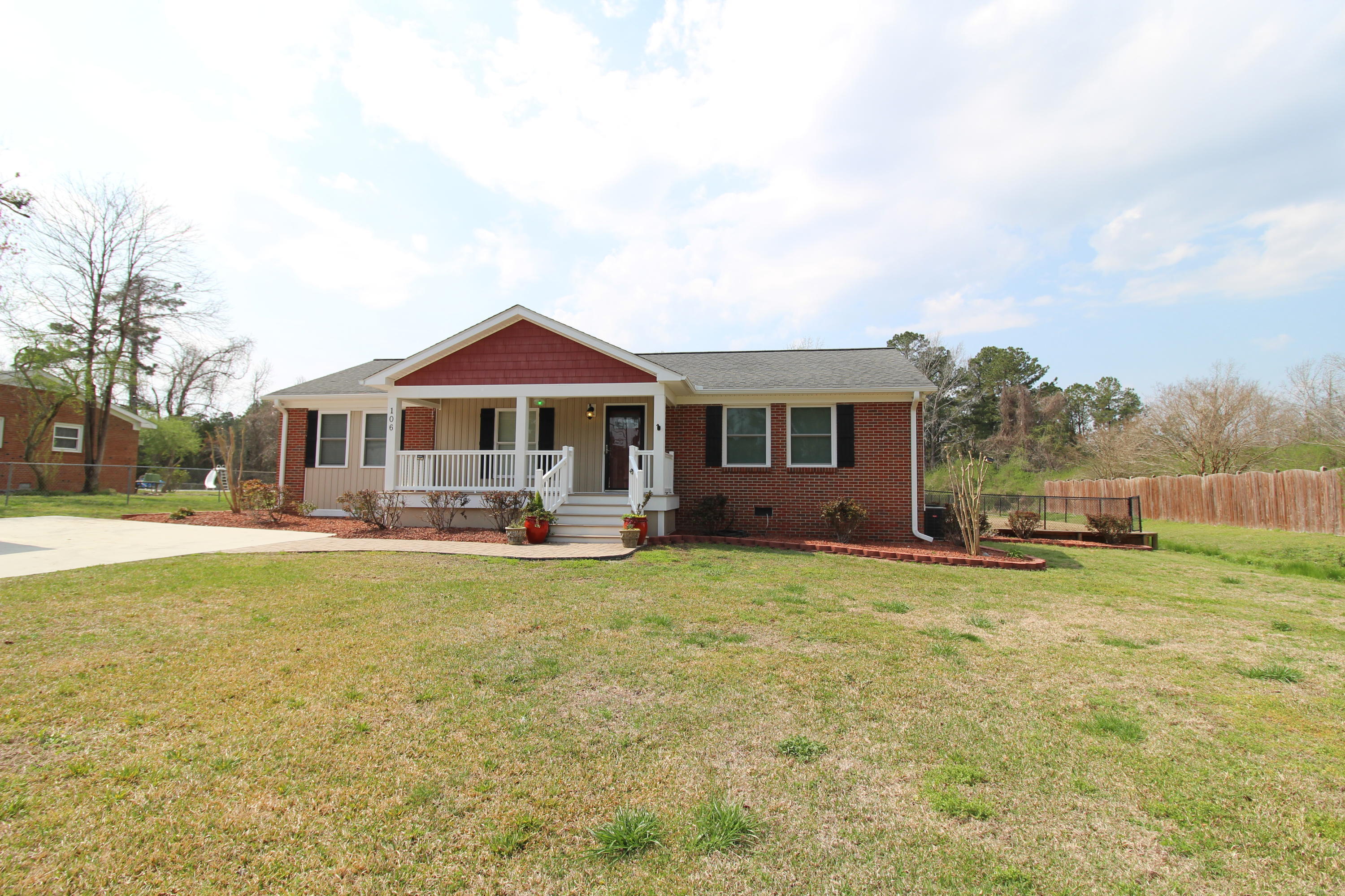 106 Queens Road Hubert, NC 28539 - Photo 3 of 39 IMG_4052