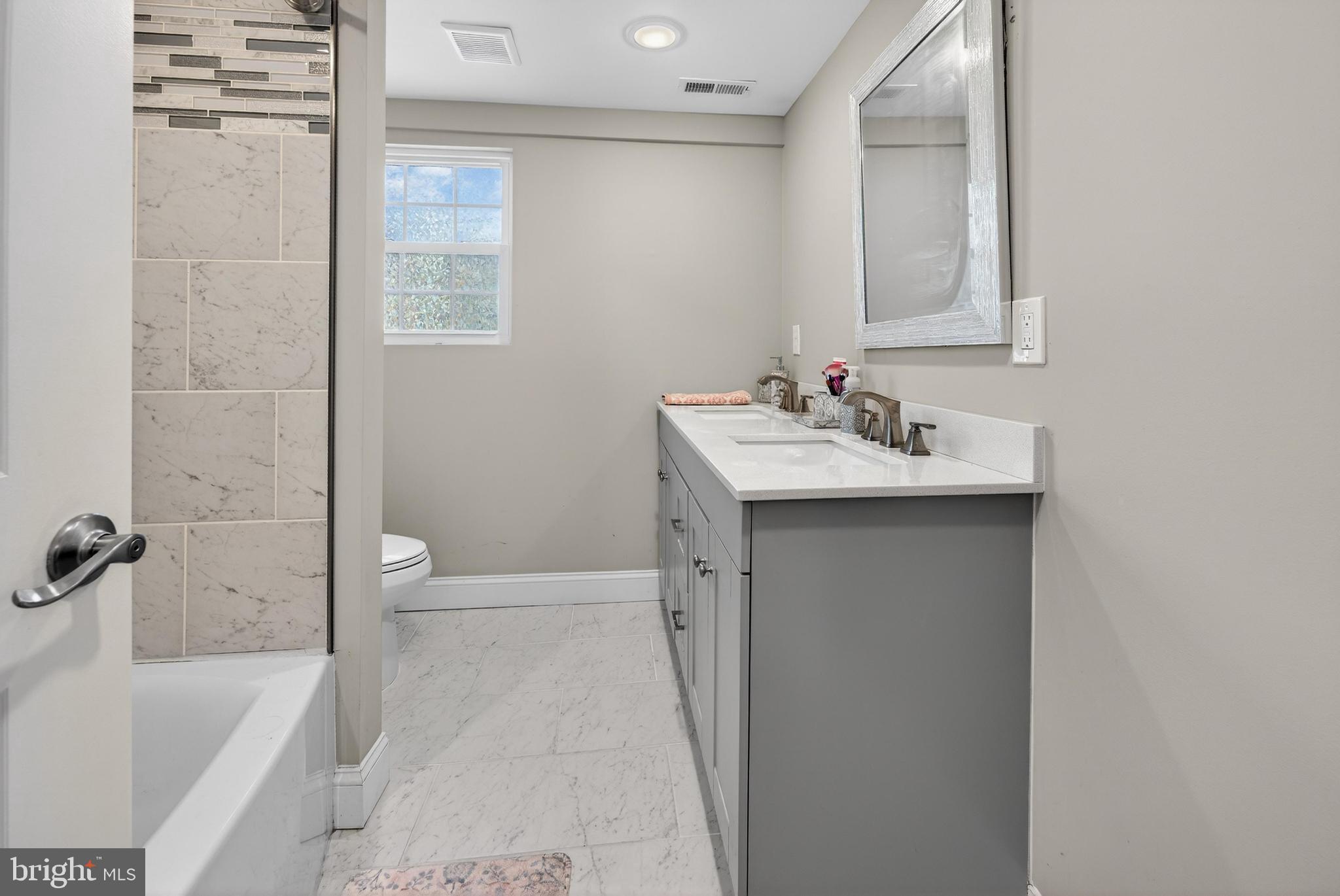 54 Hanover Street Pemberton, NJ 08068 - Photo 11 of 20