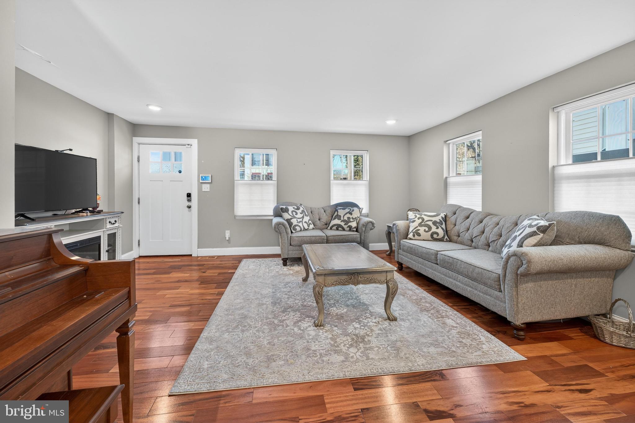 54 Hanover Street Pemberton, NJ 08068 - Photo 4 of 20