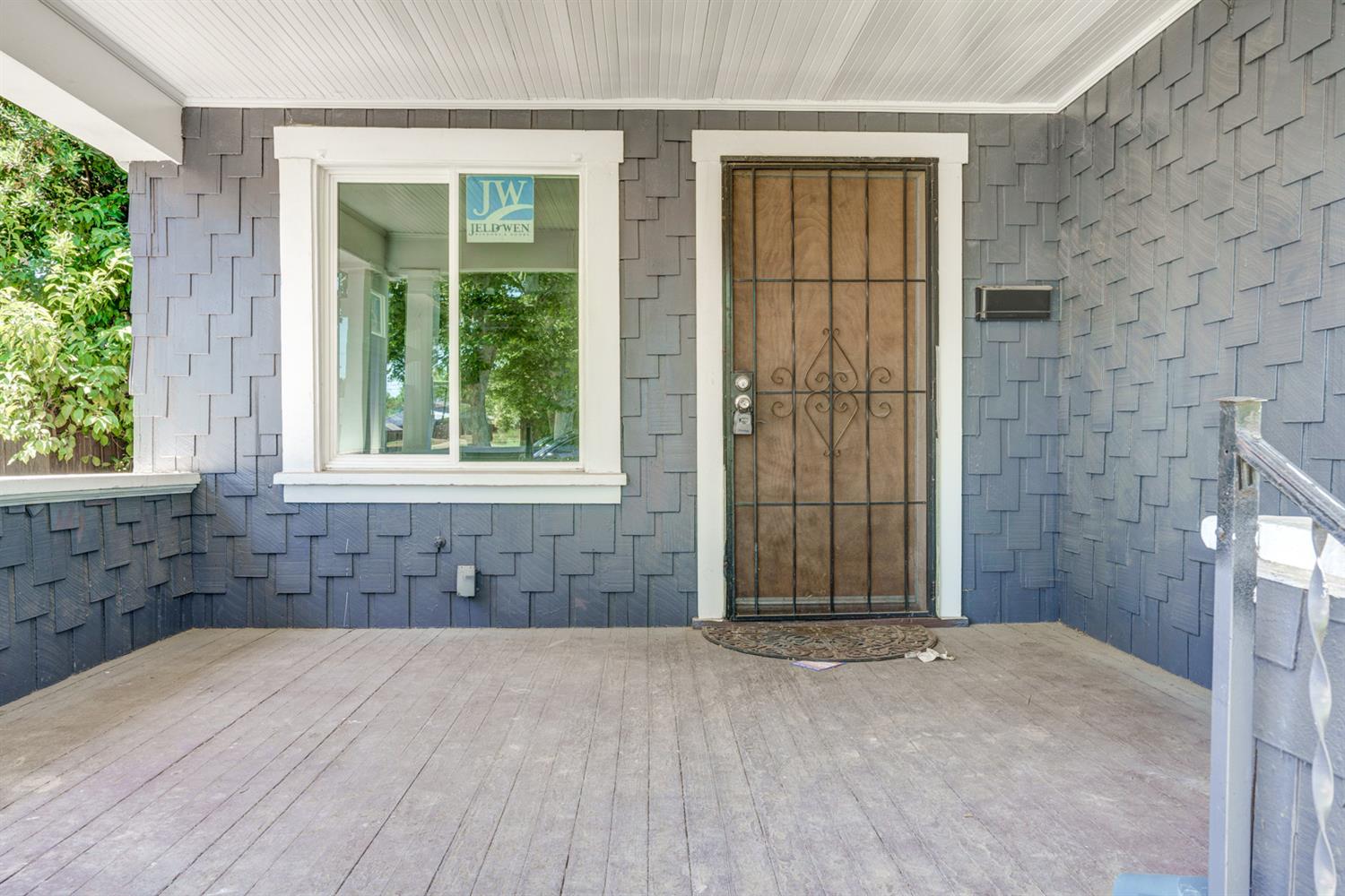960 West 18th Street Merced, CA 95340 - Photo 3 of 22 Gallery Image 3