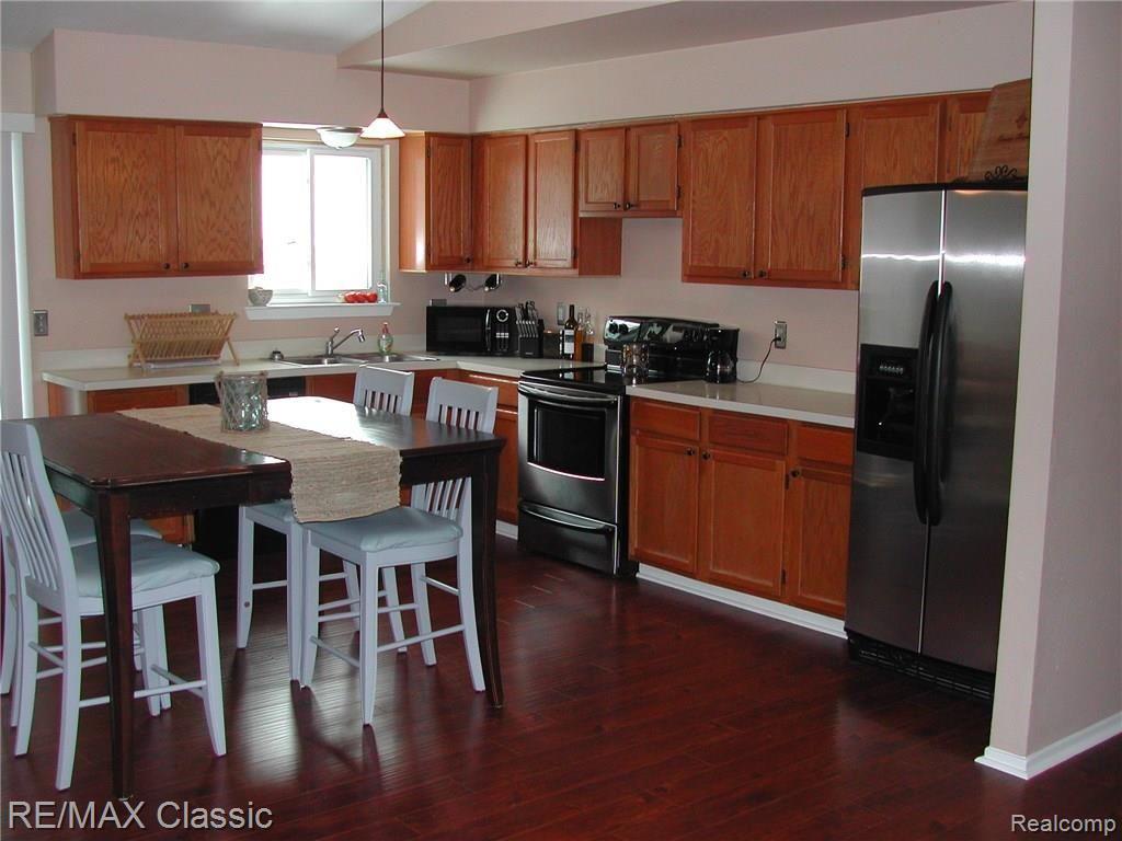 21744 Ruth Street Farmington Hills, MI 48336 - Photo 5 of 17