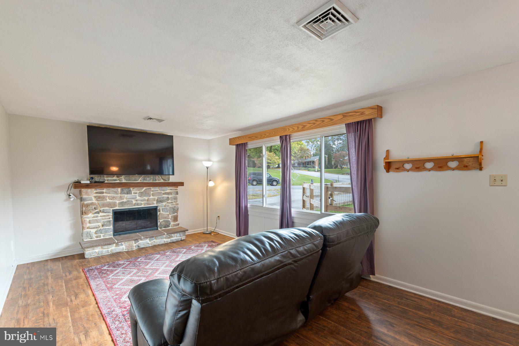 11900 Beavervale Road Smithsburg, MD 21783 - Photo 8 of 37 Living Room w/fireplace