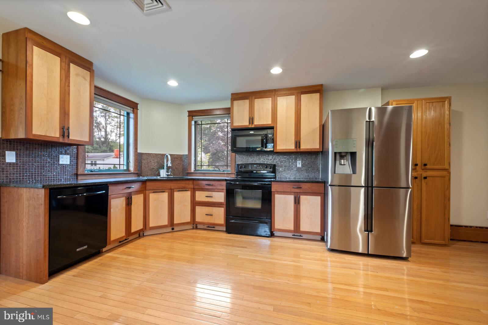 11 Groveville Road Trenton, NJ 08620 - Photo 17 of 33 Gallery Image 17