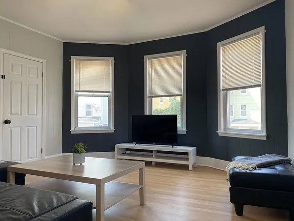 $2,300 | 12 East Shelby Street, Unit 2, Worcester, MA 01605