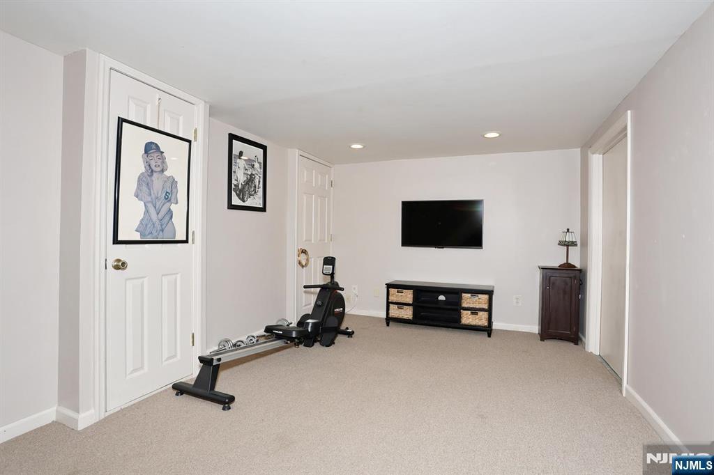 396 Burlington Road Paramus, NJ 07652 - Photo 29 of 46