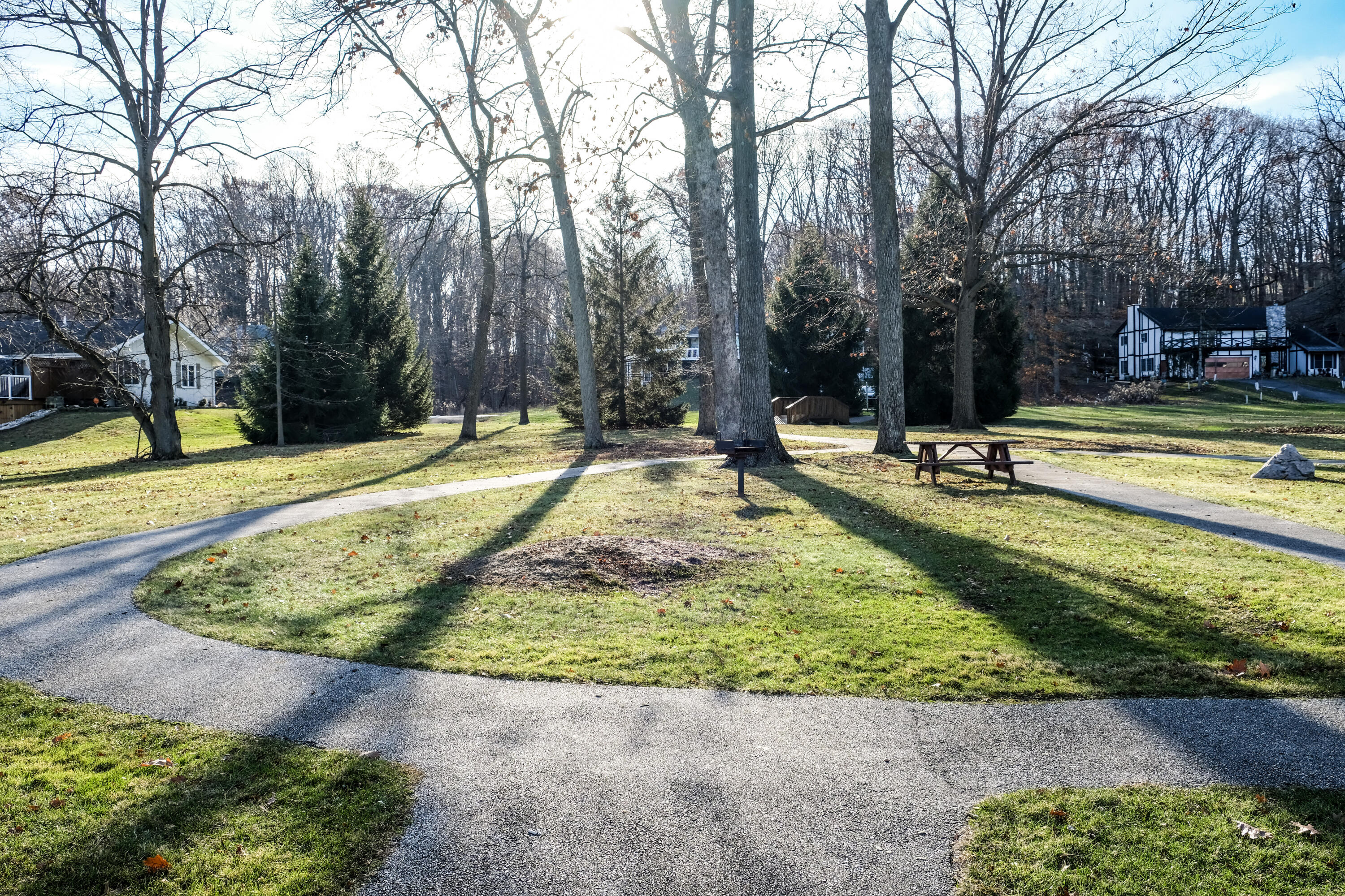 454 Roxbury Road Valparaiso, IN 46385 - Photo 3 of 11 3000x2000