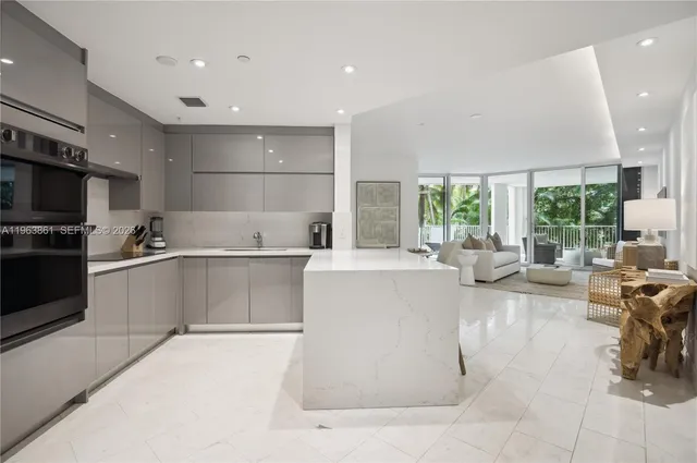 $10,000 | 715 Crandon Boulevard, Unit 206, Key Biscayne, FL 33149