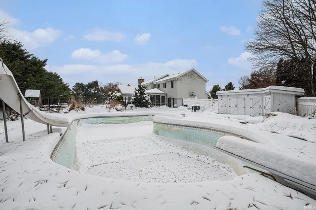 $649,000 | 52048 Glen Arbor Court, Granger, IN 46530