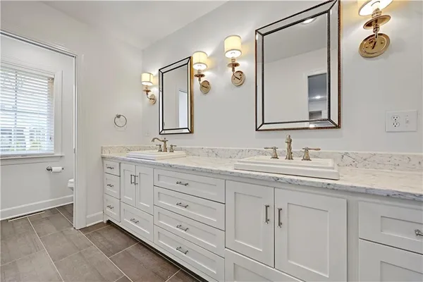 $1,200,000 | 6241 Howe Drive, Fairway, KS 66208