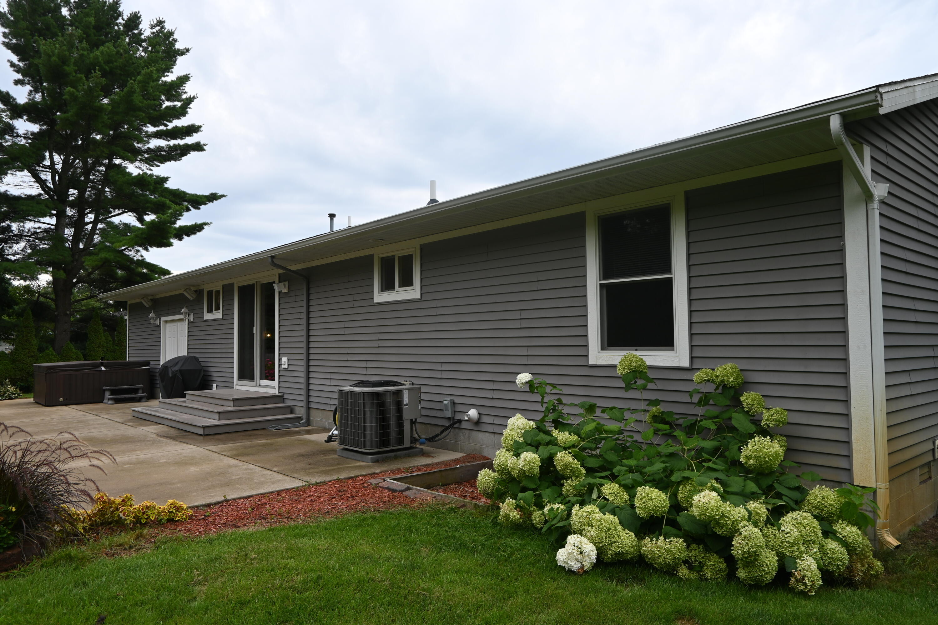 2698 Hamilton Road Muskegon, MI 49445 - Photo 9 of 51 DSC_5167