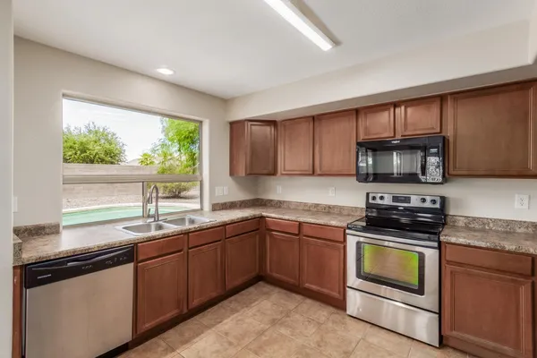 $2,195 | 42556 Anne Lane, Maricopa, AZ 85138