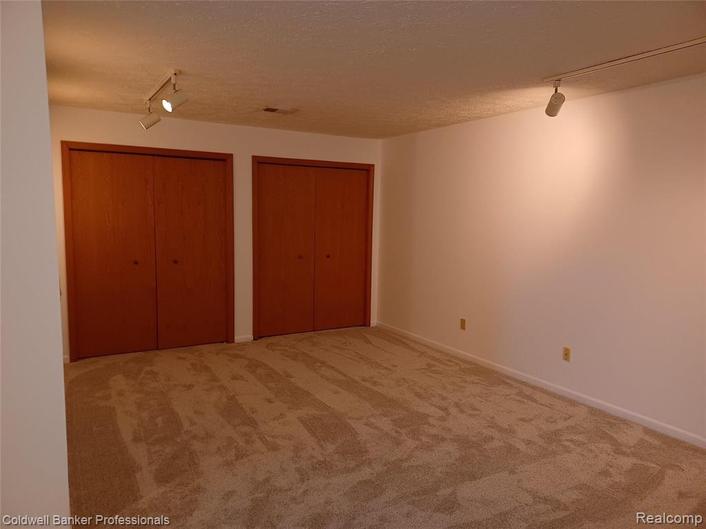 6505 Ridgeview Drive Clarkston, MI 48346 - Photo 31 of 38