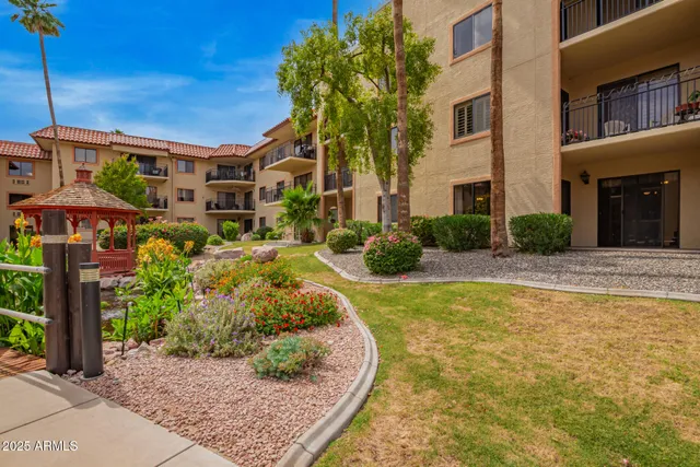 $164,900 | 10330 West Thunderbird Boulevard West, Unit B103, Sun City, AZ 85351