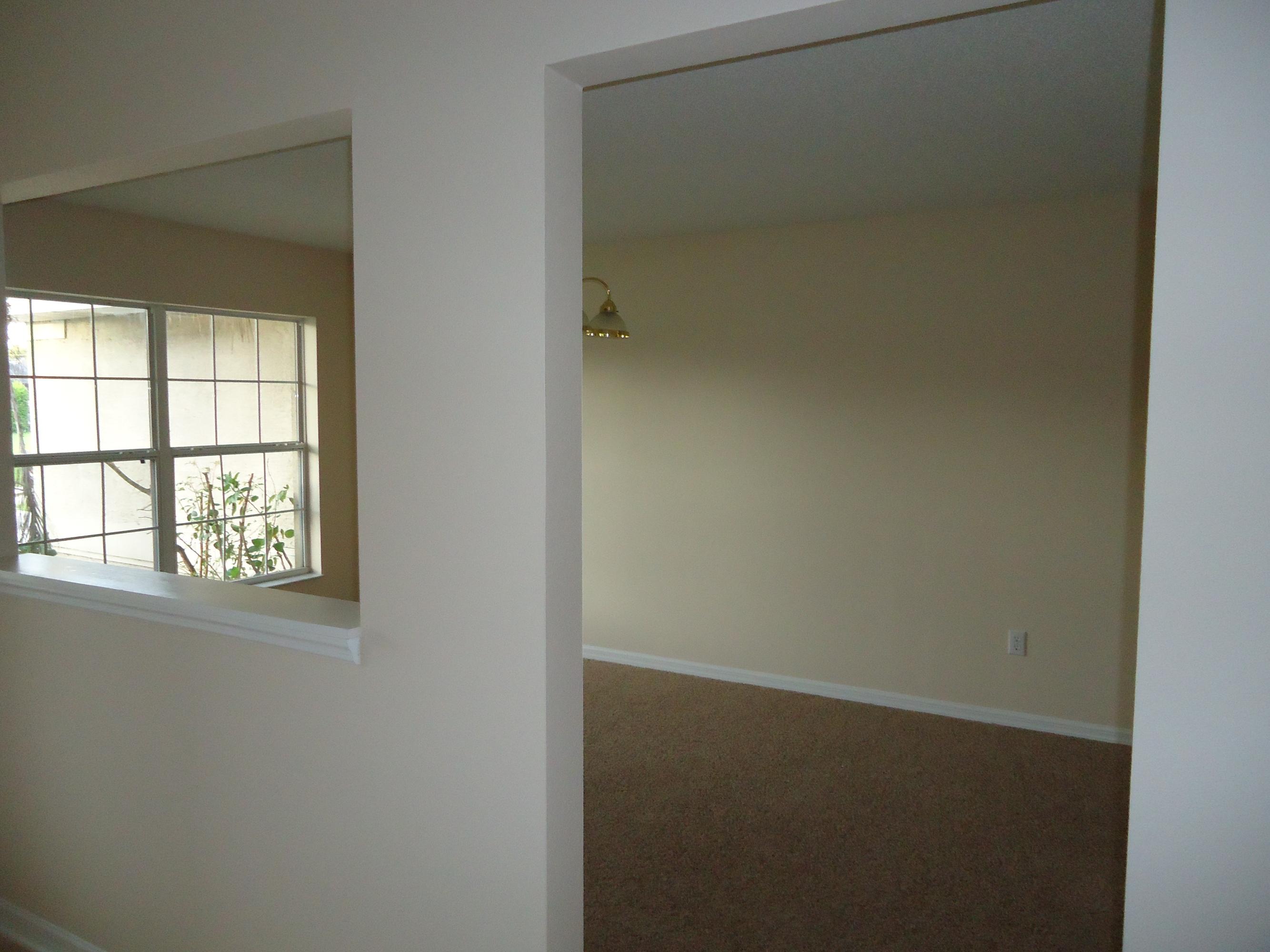 1237 Southwest Fountain Avenue Port St. Lucie, FL 34953 - Photo 4 of 27 DSC02923