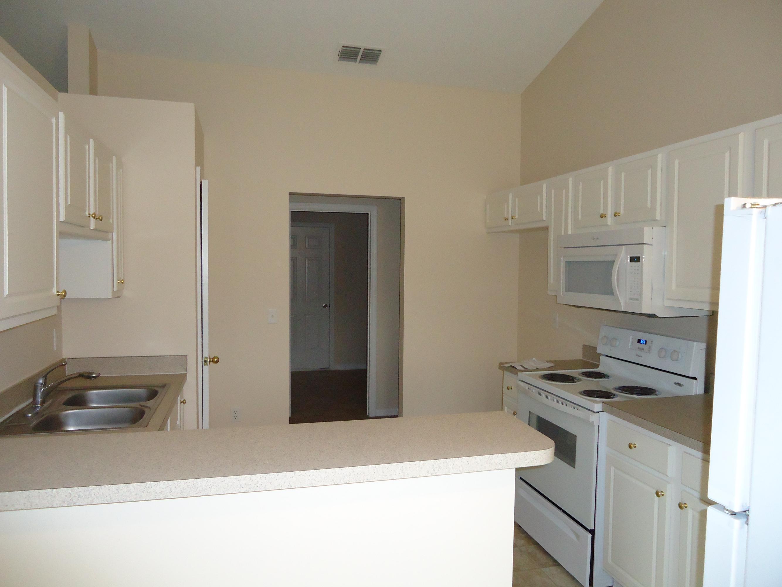 1237 Southwest Fountain Avenue Port St. Lucie, FL 34953 - Photo 6 of 27 DSC02925