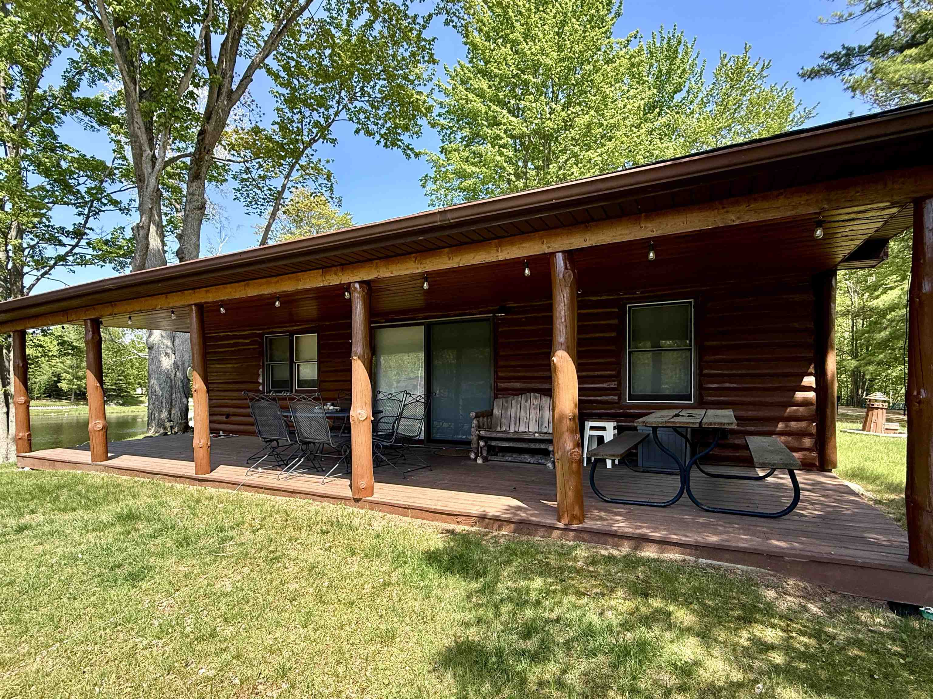 1627 Riverside Drive Gladwin, MI 48624 - Photo 2 of 53