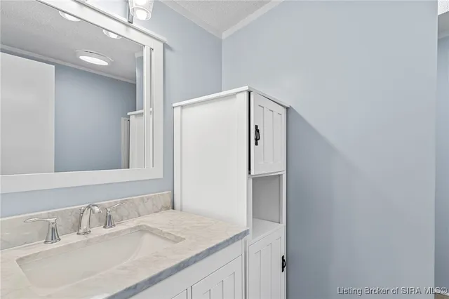 $207,000 | 242 Blunt Avenue, Austin, IN 47102