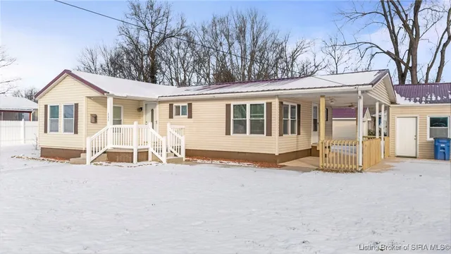 $207,000 | 242 Blunt Avenue, Austin, IN 47102