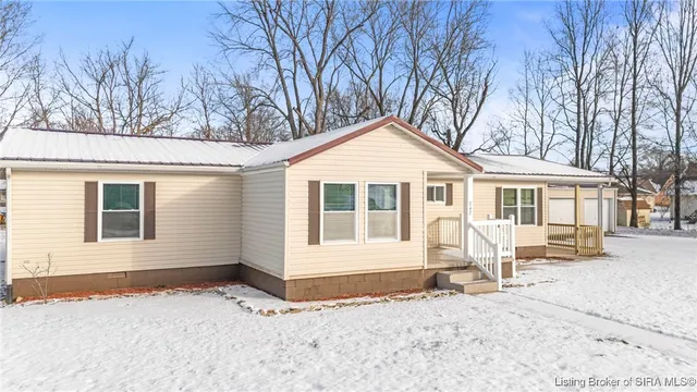 $207,000 | 242 Blunt Avenue, Austin, IN 47102