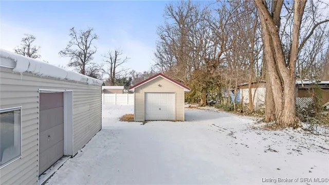 $207,000 | 242 Blunt Avenue, Austin, IN 47102