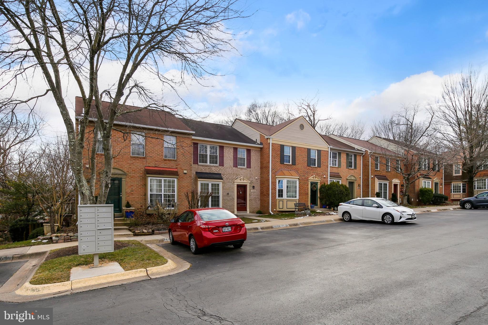 1928 Flowering Tree Terrace Silver Spring, MD 20902 - Photo 3 of 35 Gallery Image 3