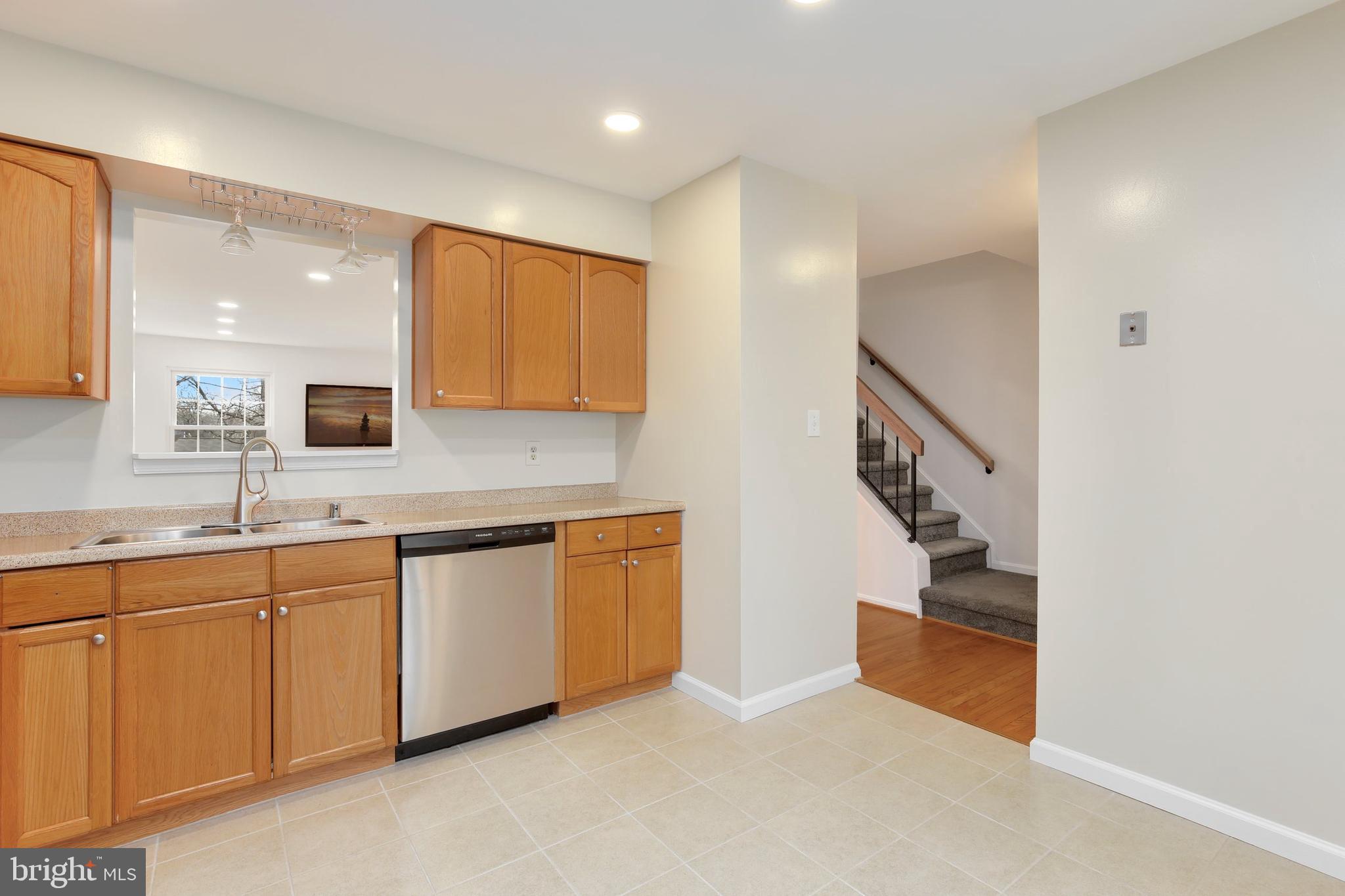 1928 Flowering Tree Terrace Silver Spring, MD 20902 - Photo 7 of 35 Gallery Image 7