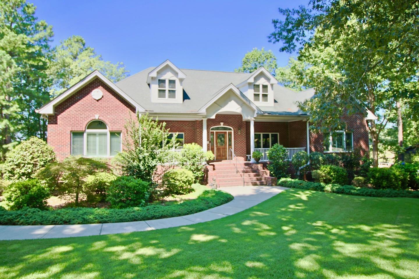 Welcome home to ...682 Azalea Drive in Woodlake!