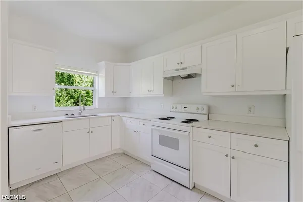 $1,700 | 5612 Rose Garden Road, Unit 104, Cape Coral, FL 33914