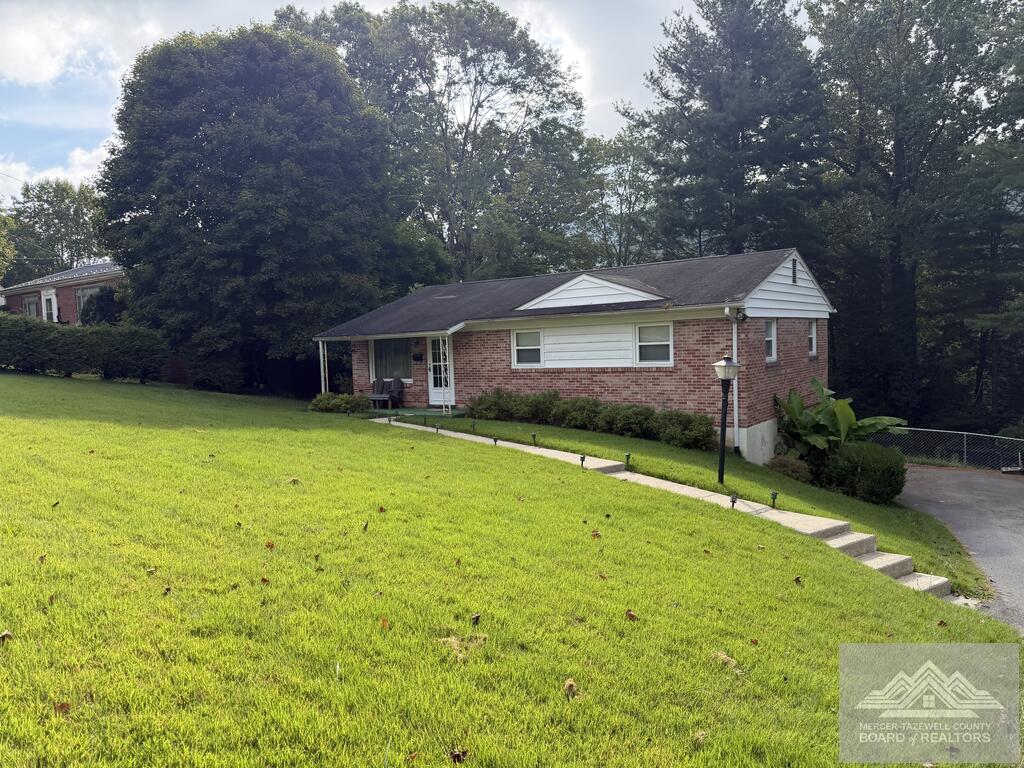 420 Monterey Hill Road Bluefield, WV 24701 - Photo 1 of 17 Gallery Image 1