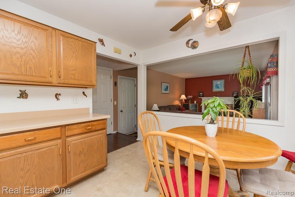 572 Bolinger Street Rochester, MI 48307 - Photo 9 of 23 Bolinger-W010.jpg