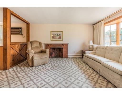 27 Carroll Road Woburn, MA 01801 - Photo 4 of 29