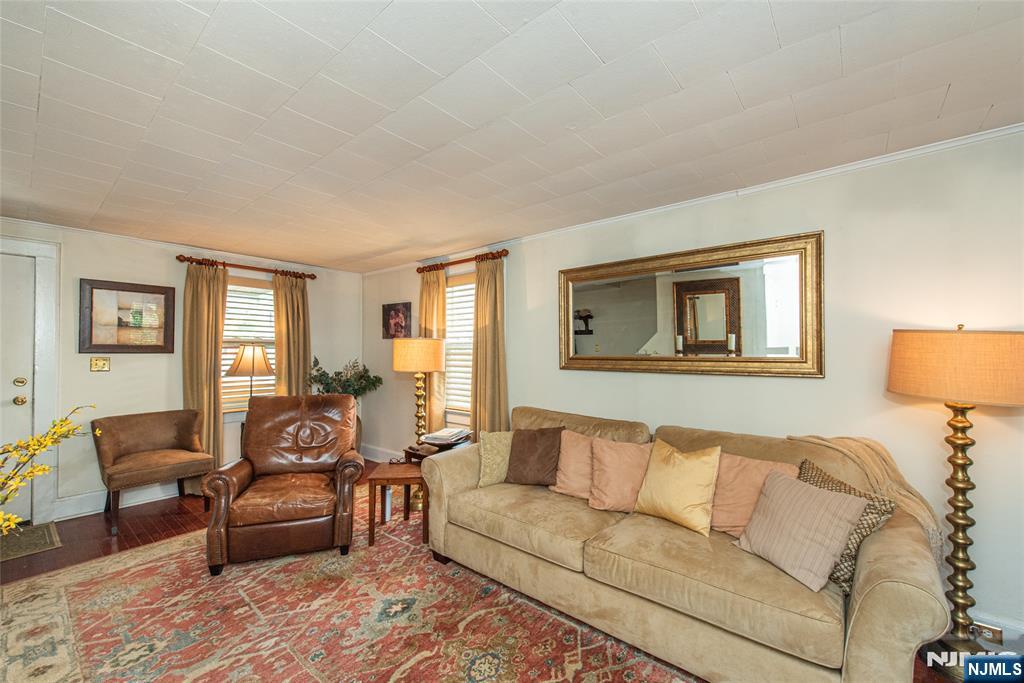 257 McCosh Road Clifton, NJ 07043 - Photo 25 of 35