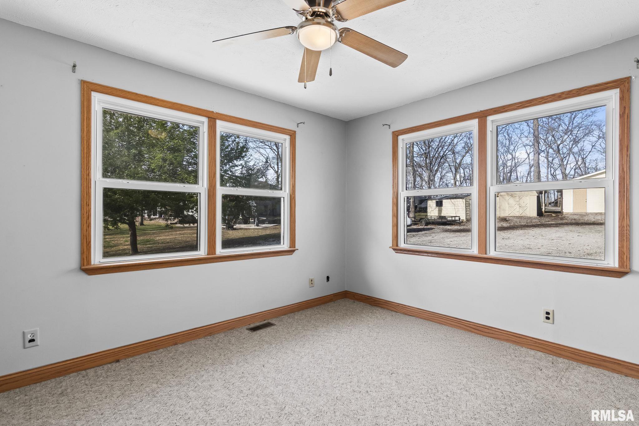 15959 North Lake Road Girard, IL 62640 - Photo 13 of 44