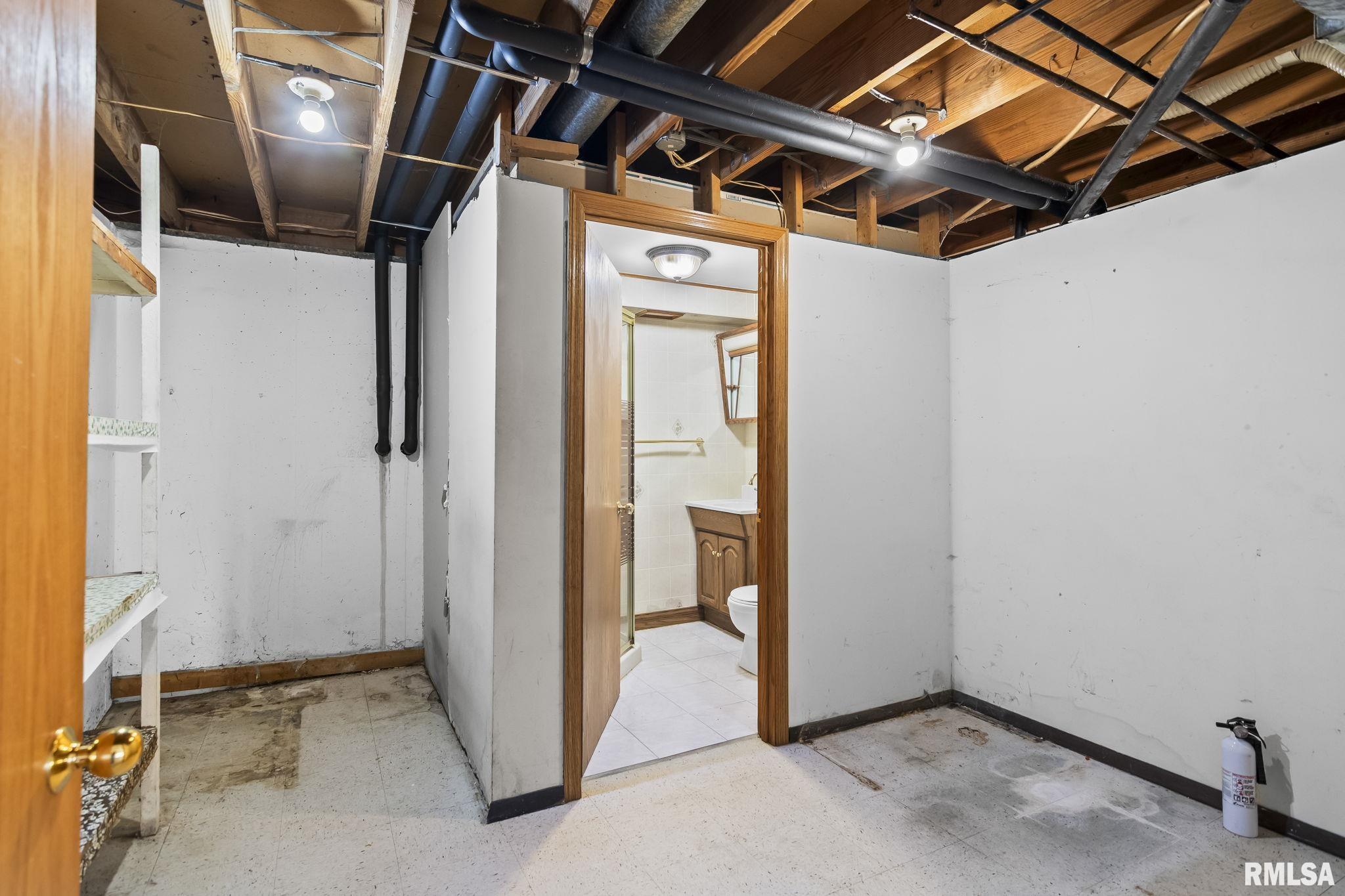 15959 North Lake Road Girard, IL 62640 - Photo 27 of 44